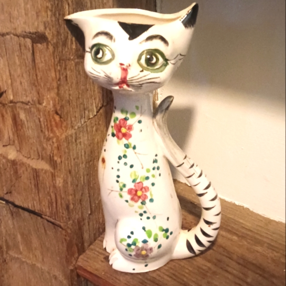 Cat Vase Vintage Unique Hand Crafted / Painted and RARE